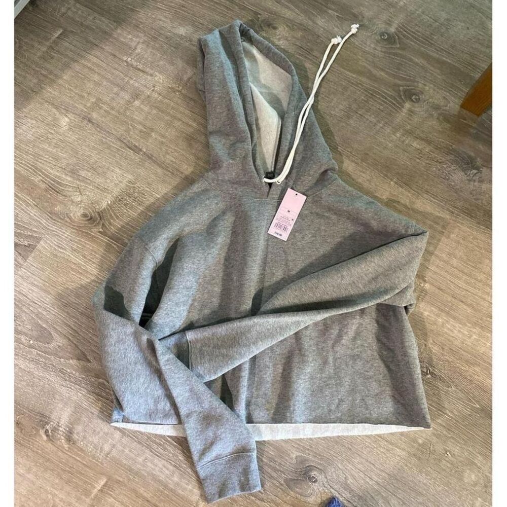 Womens Medium cropped‎ gray Hoodie Wildfable